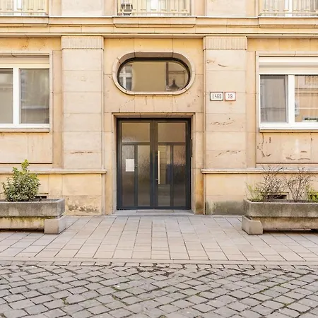Old Town 1br Near Main Square *