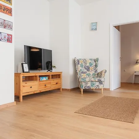 Old Town 1br Near Main Square *